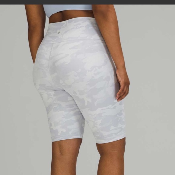 Lululemon Wunder Under HR short 10” - Picture 3 of 4